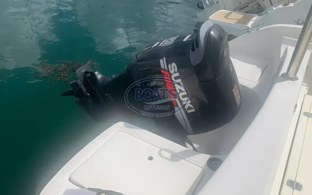 slider 6 Jeanneau Cap Camarat 635 Style