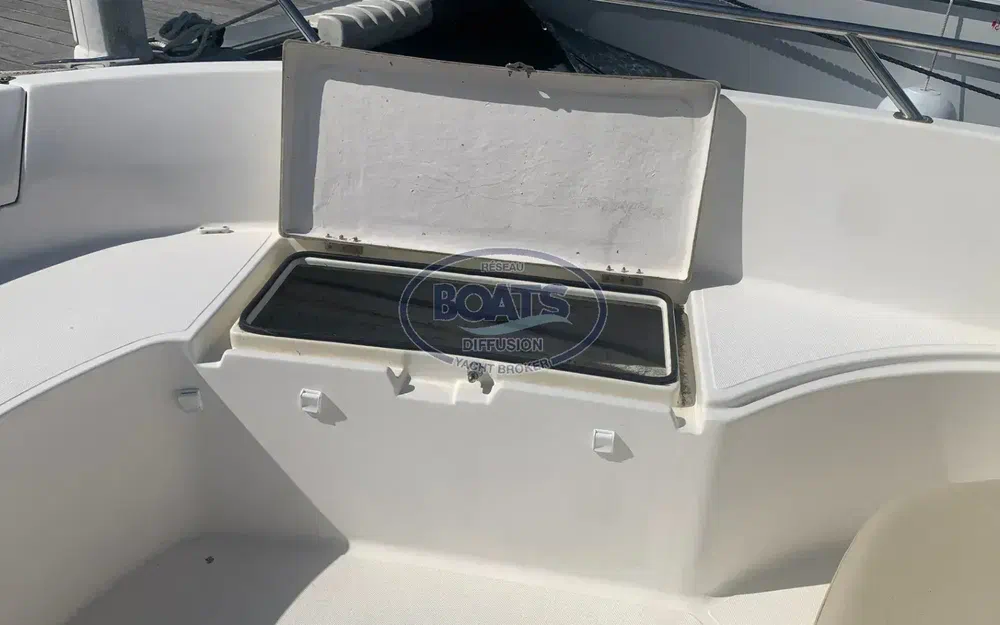 slider 8 Jeanneau Cap Camarat 635 Style