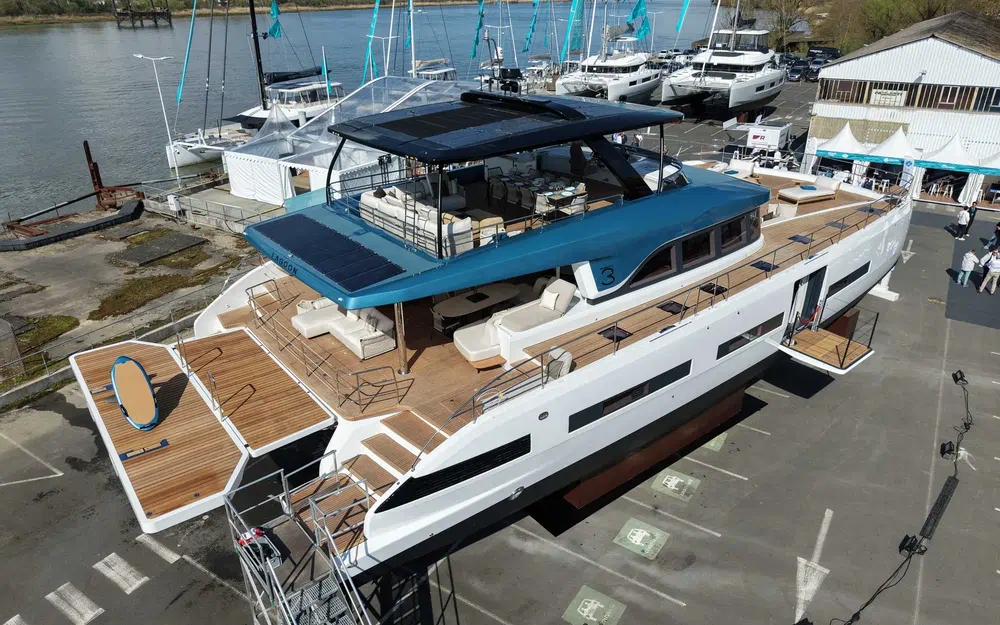 slider 0 Lagoon Eighty 3