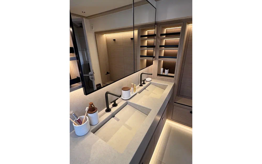 slider 12 Lagoon Eighty 3