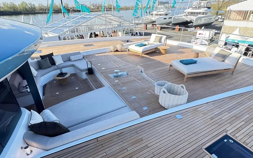 slider 15 Lagoon Eighty 3