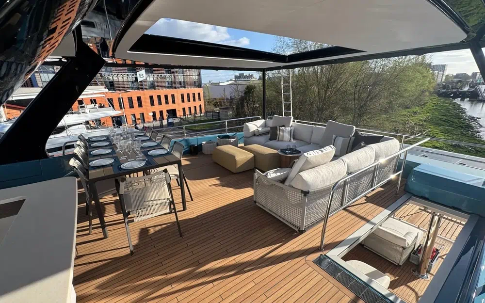 slider 16 Lagoon Eighty 3