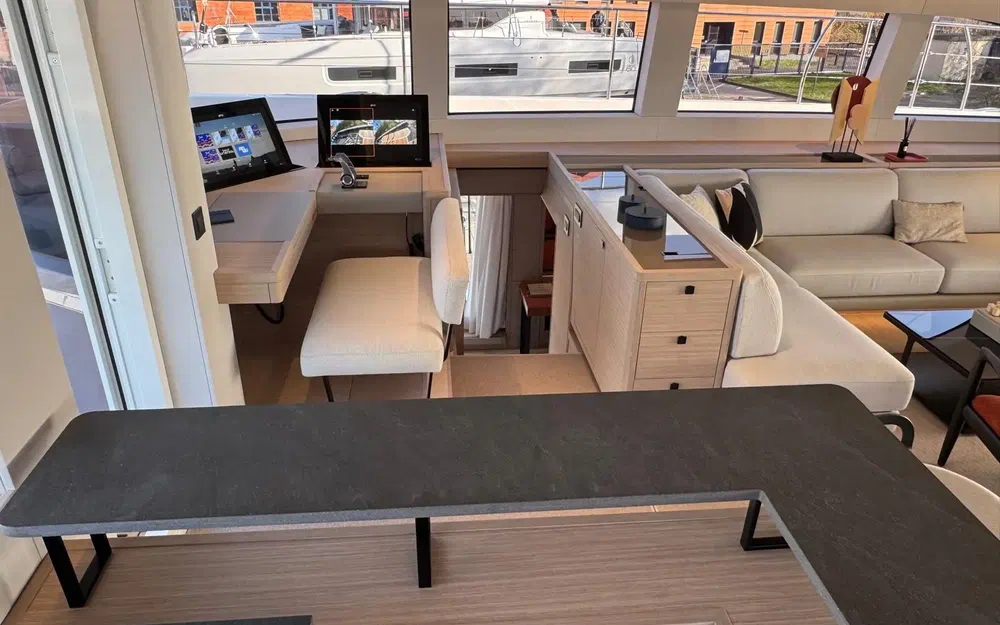 slider 8 Lagoon Eighty 3