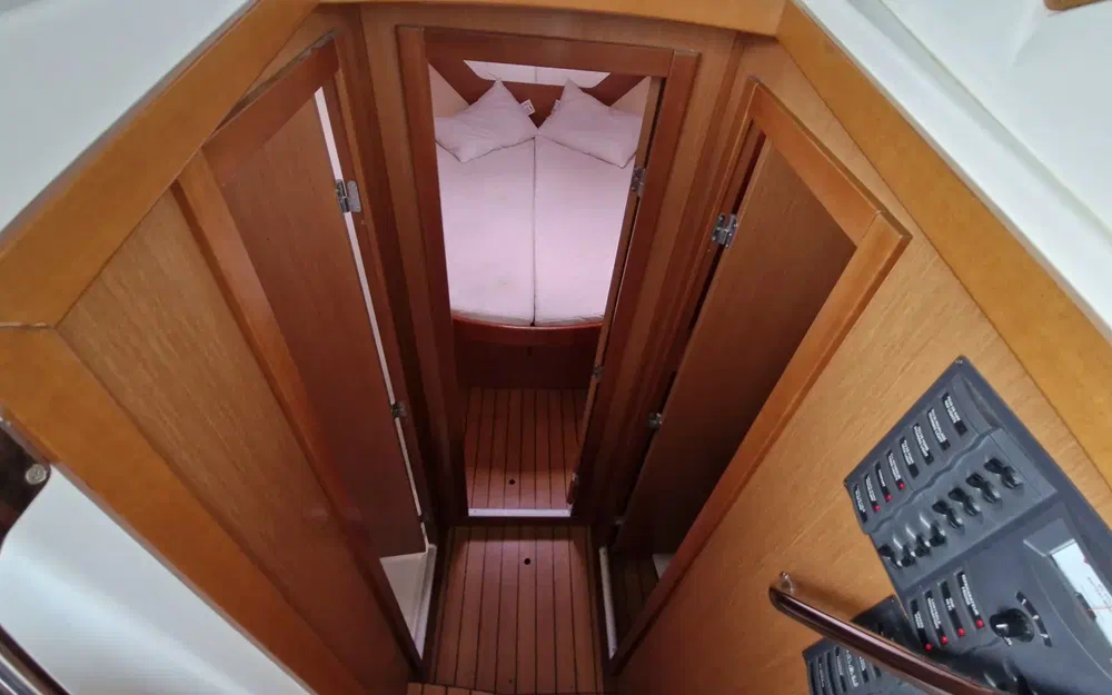 slider 23 Beneteau Antares 980