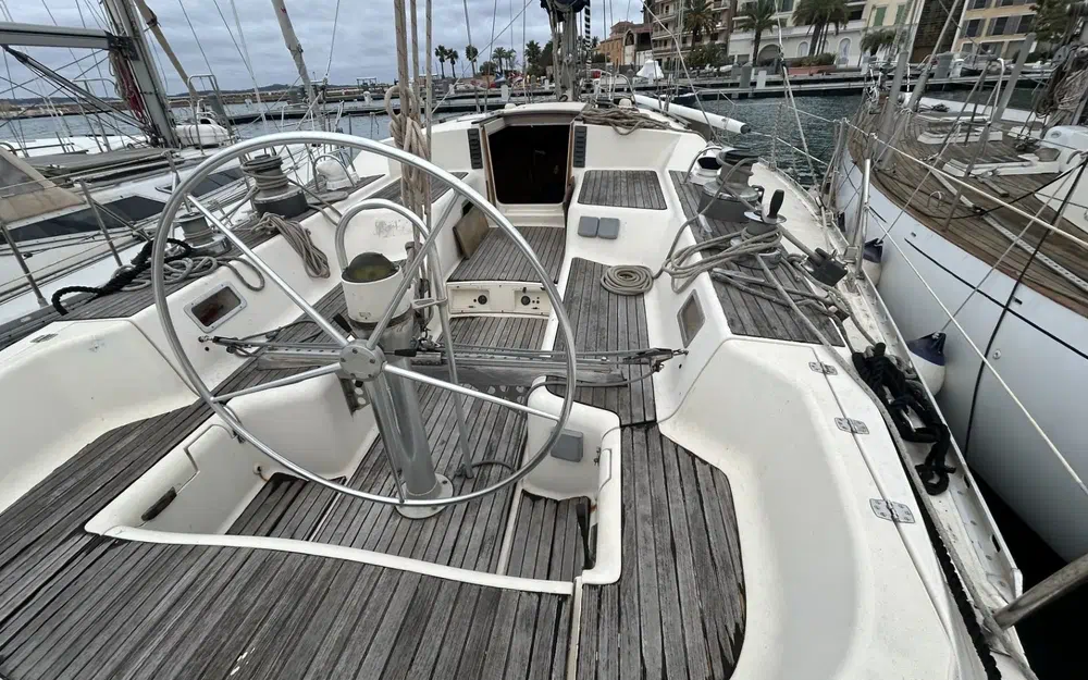 slider 11 Jeanneau Trinidad 48