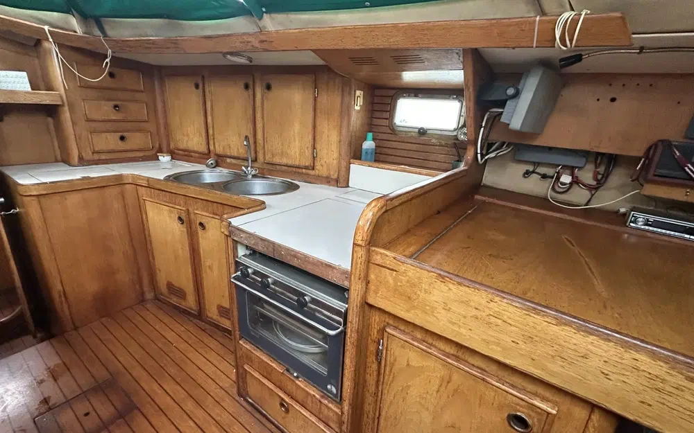 slider 12 Jeanneau Trinidad 48