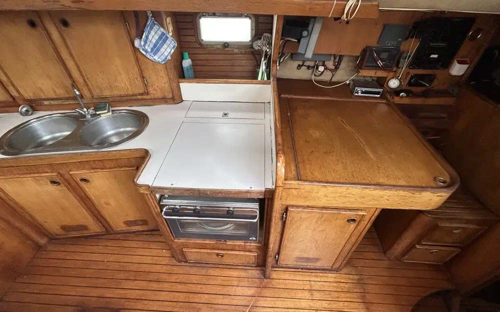 slider 17 Jeanneau Trinidad 48