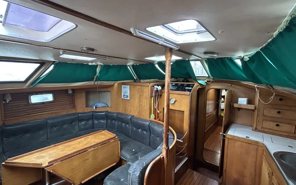 slider 19 Jeanneau Trinidad 48