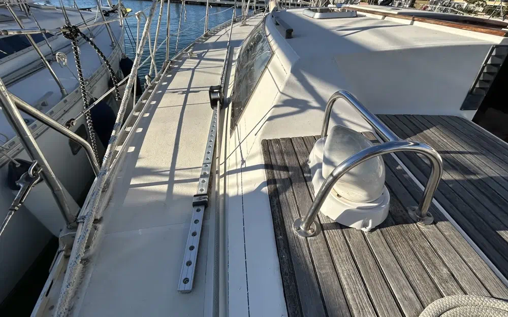 slider 4 Jeanneau Trinidad 48