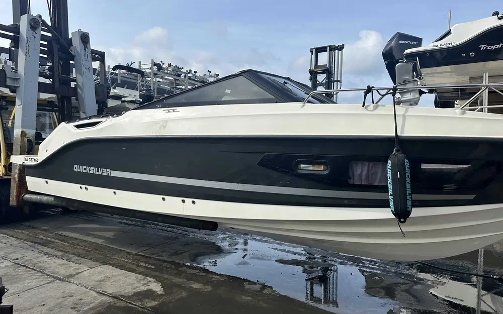 slider 1 Quicksilver Activ 755 Cruiser