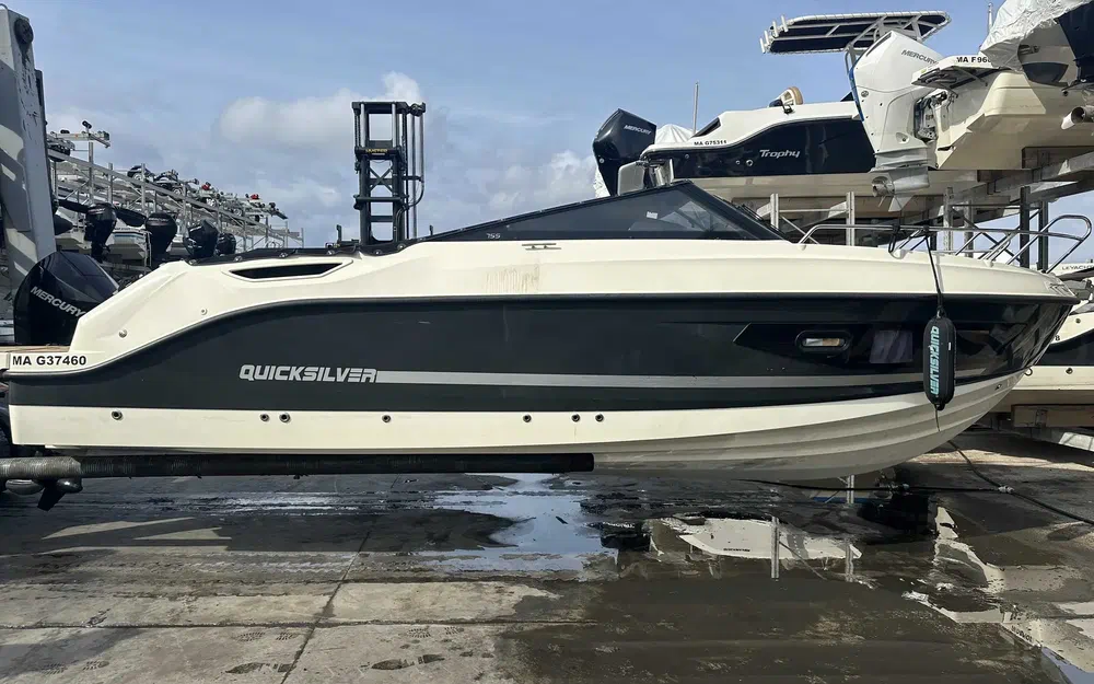 slider 2 Quicksilver Activ 755 Cruiser