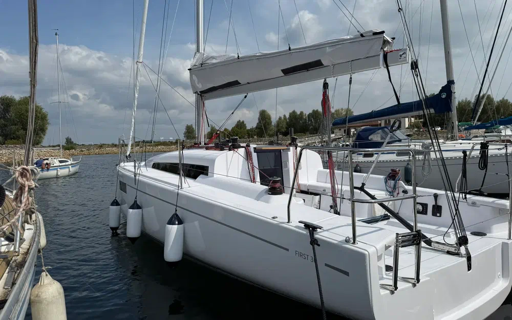 slider 2 Beneteau First 30