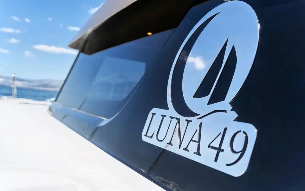 slider 19 Catamaran Luna 49 gold