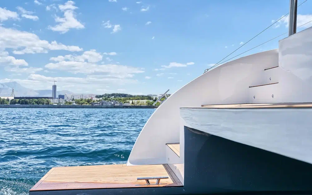 slider 24 Catamaran Luna 49 gold