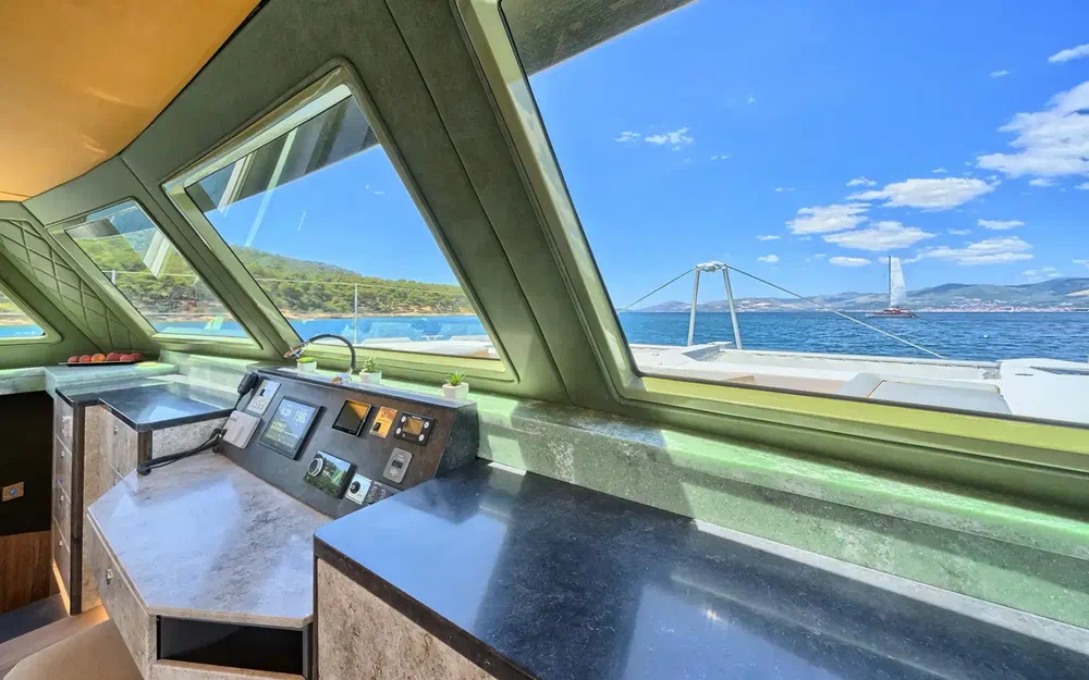 slider 35 Catamaran Luna 49 gold