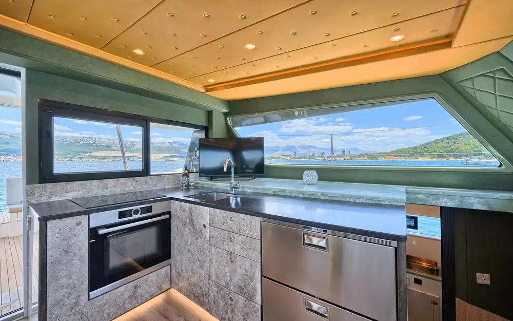 slider 36 Catamaran Luna 49 gold