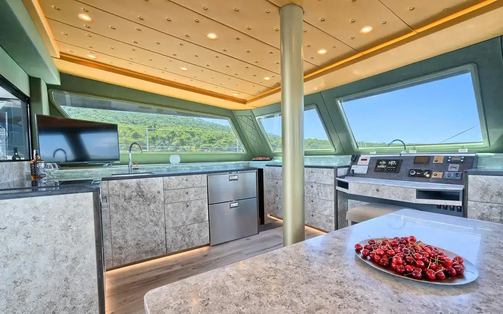 slider 38 Catamaran Luna 49 gold