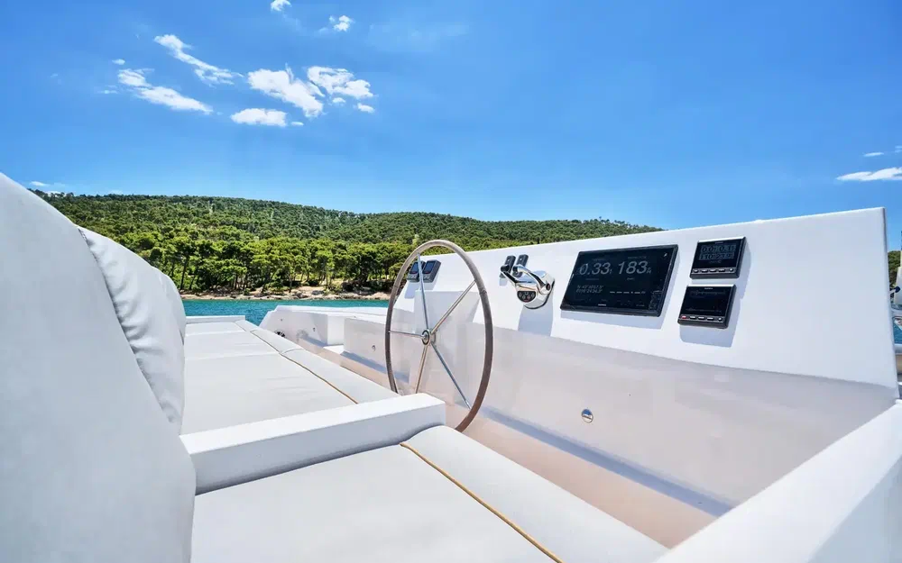 slider 43 Catamaran Luna 49 gold