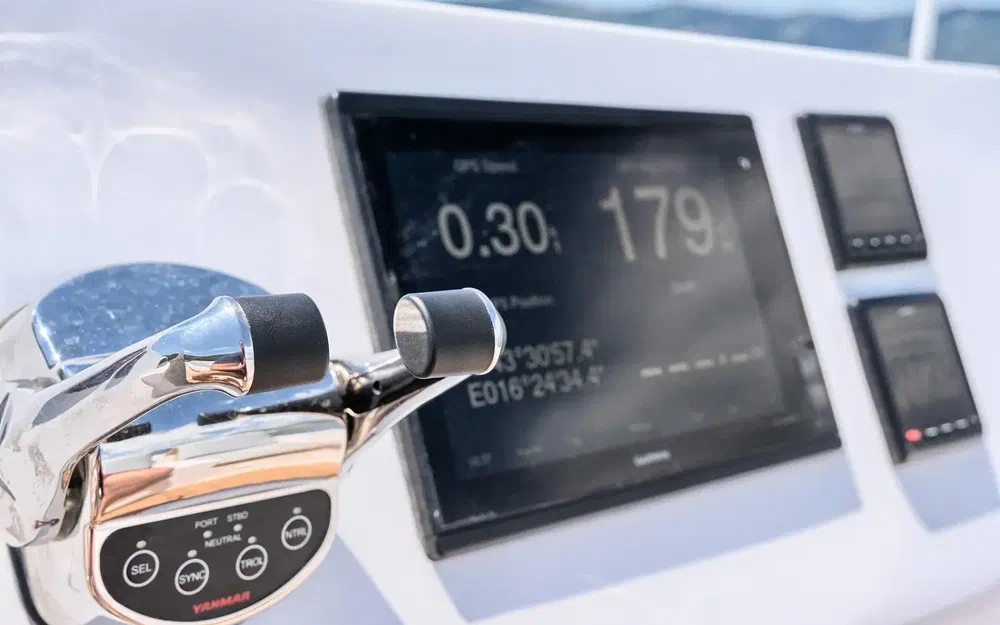 slider 46 Catamaran Luna 49 gold