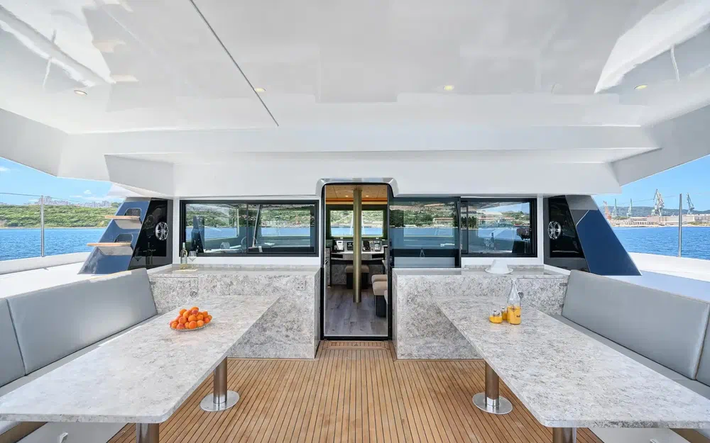 slider 7 Catamaran Luna 49 gold