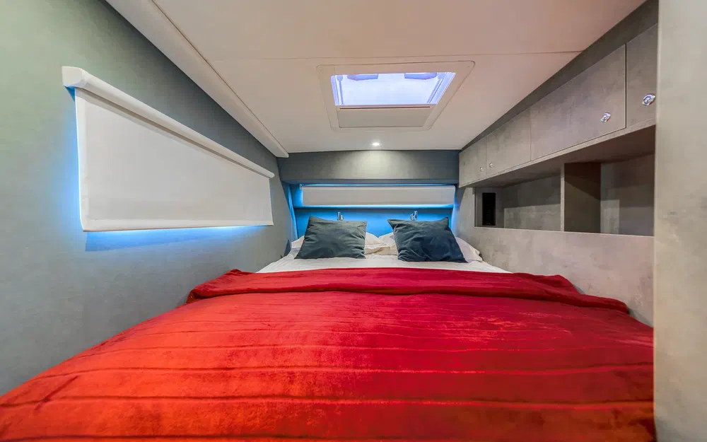 slider 15 Catamaran Luna 47 power