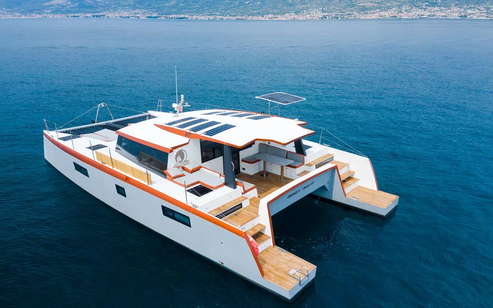 slider 23 Catamaran Luna 47 power