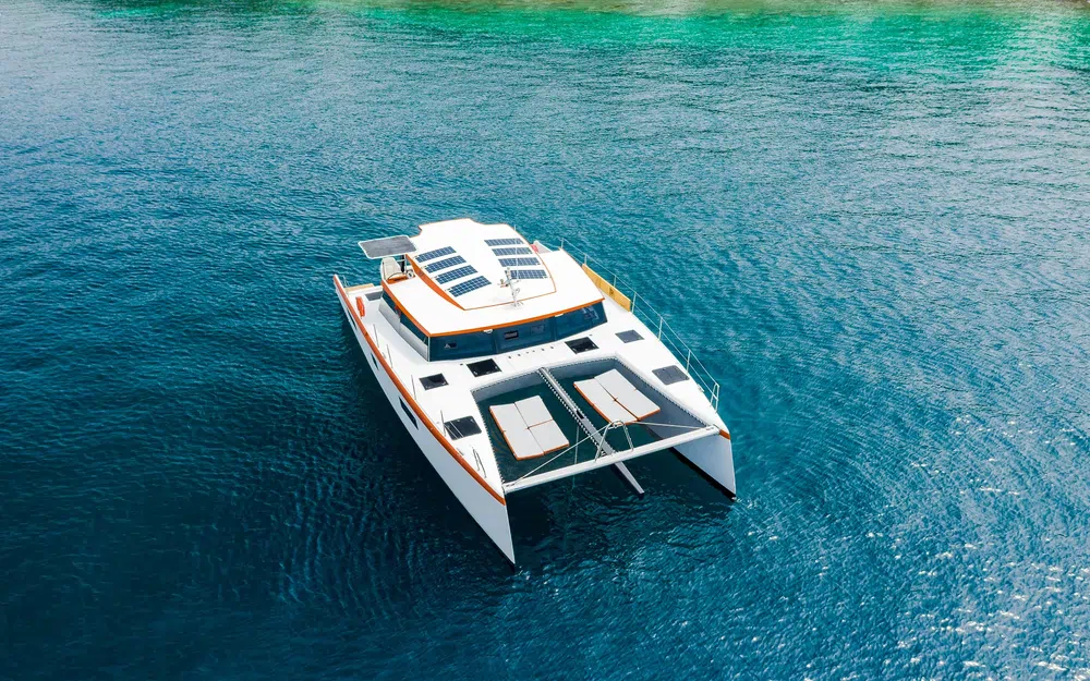 slider 25 Catamaran Luna 47 power