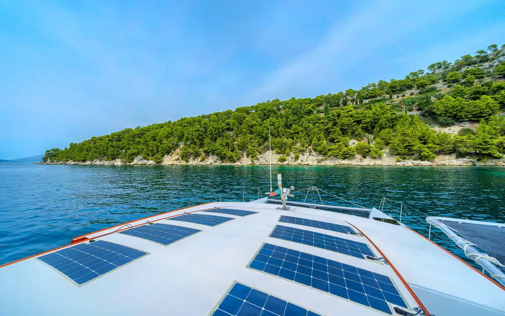 slider 8 Catamaran Luna 47 power