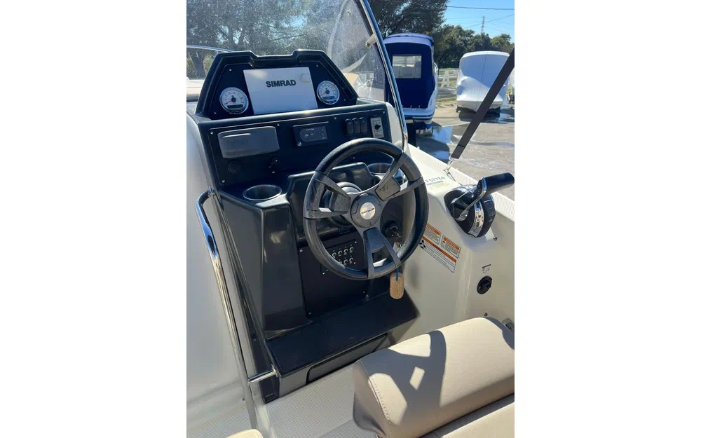 slider 9 Quicksilver Activ 755 Sundeck