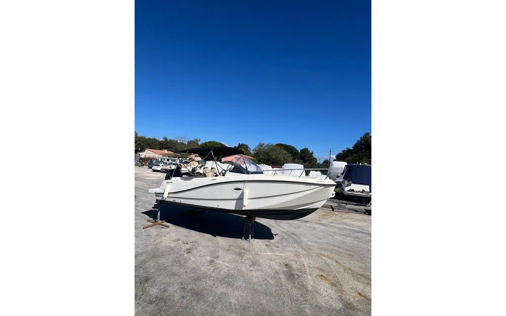 slider 1 Quicksilver Activ 755 Sundeck