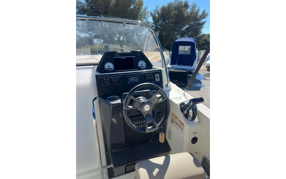 slider 5 Quicksilver Activ 755 Sundeck