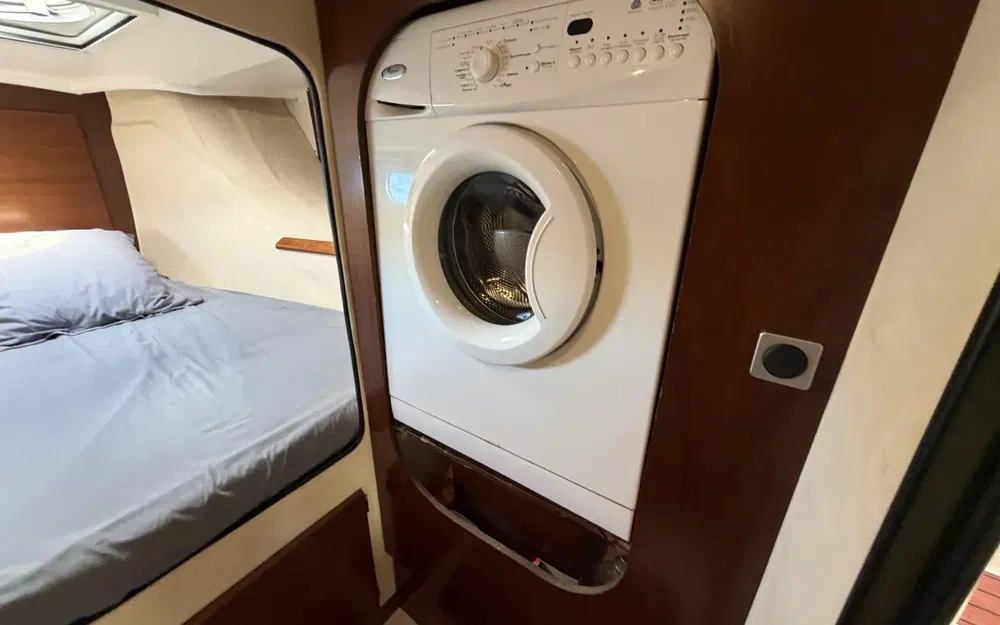 slider 19 Fountaine Pajot Lavezzi 40