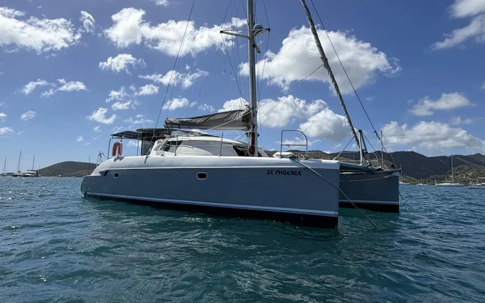 slider 1 Fountaine Pajot Lavezzi 40