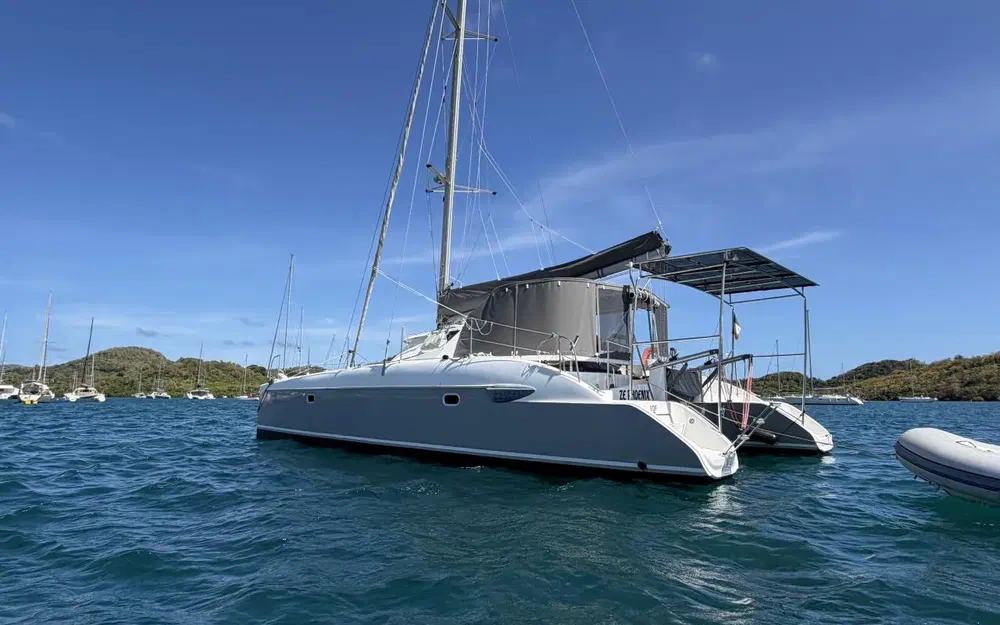 slider 2 Fountaine Pajot Lavezzi 40