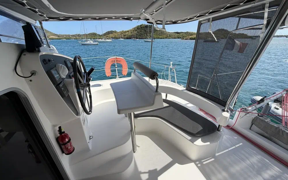 slider 4 Fountaine Pajot Lavezzi 40
