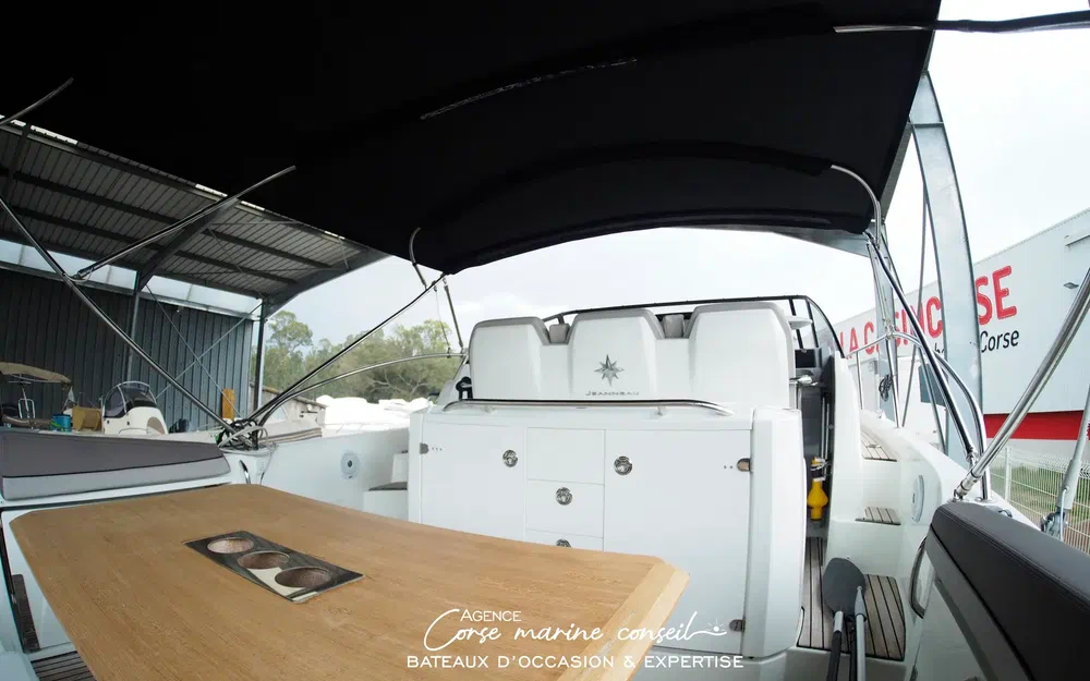 slider 11 Jeanneau Cap Camarat 10.5 WA