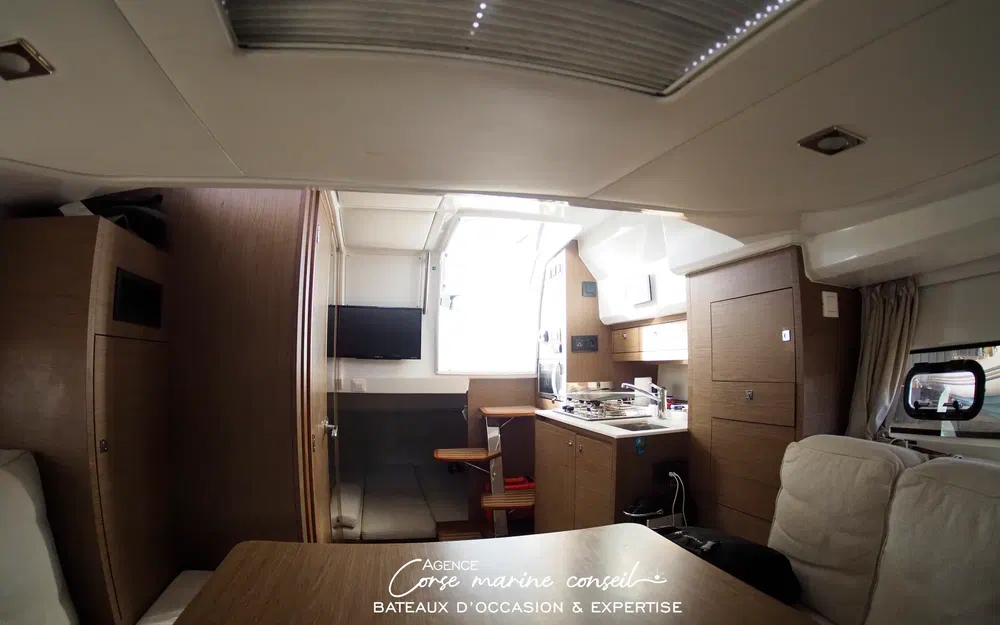 slider 22 Jeanneau Cap Camarat 10.5 WA