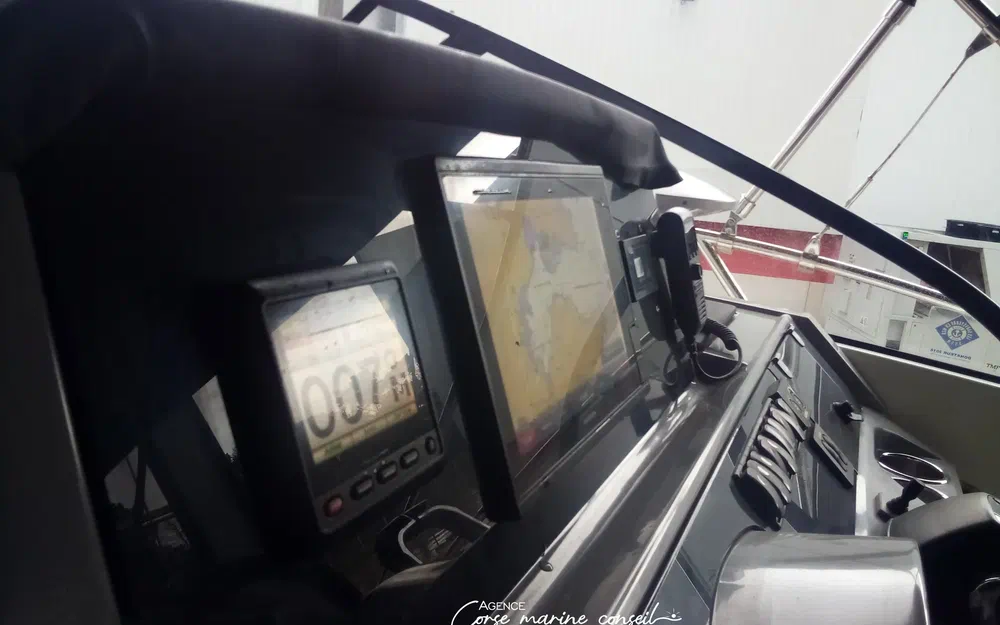 slider 26 Jeanneau Cap Camarat 10.5 WA