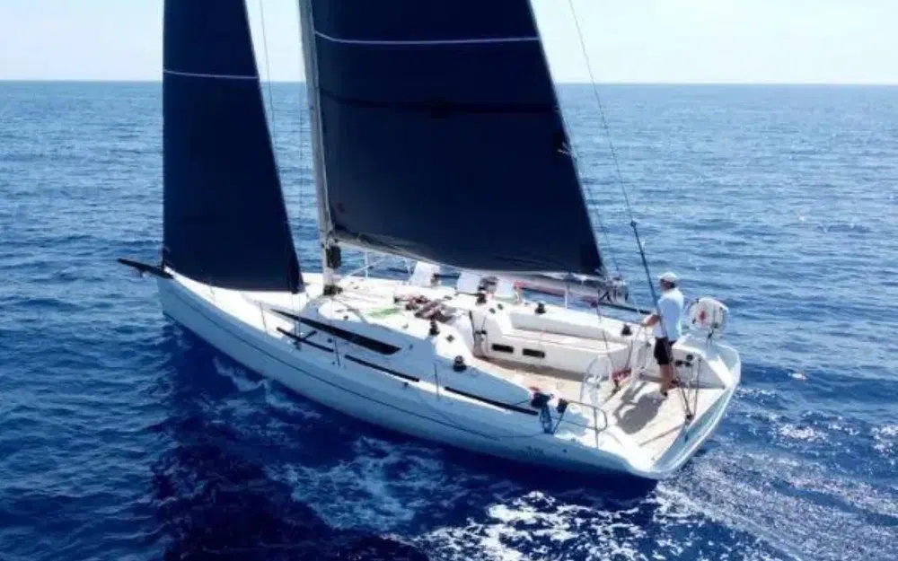 slider 0 Italia Yachts 11.98