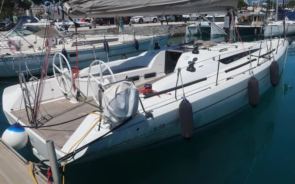 slider 8 Italia Yachts 11.98
