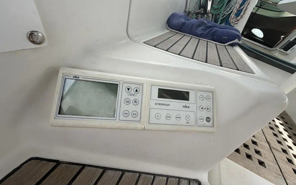 slider 12 Beneteau First 38s5