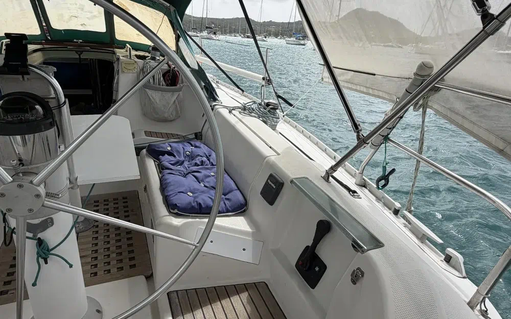 slider 2 Beneteau First 38s5