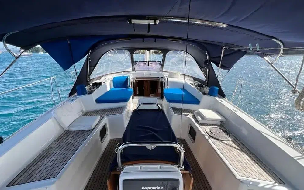 slider 10 Jeanneau 57