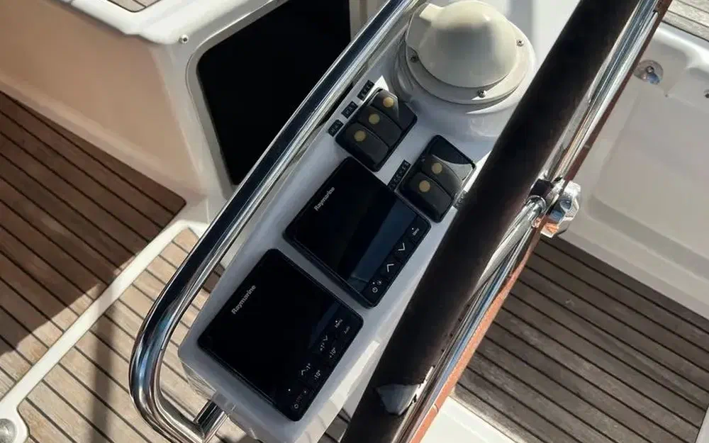 slider 13 Jeanneau 57