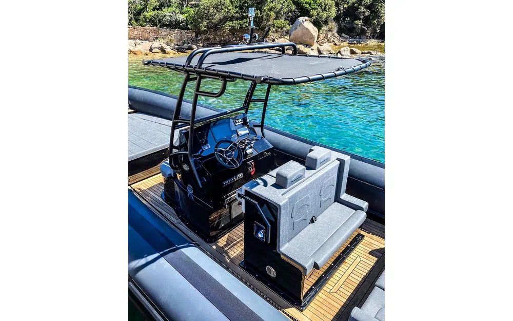 slider 4 Sea Water Phantom 300