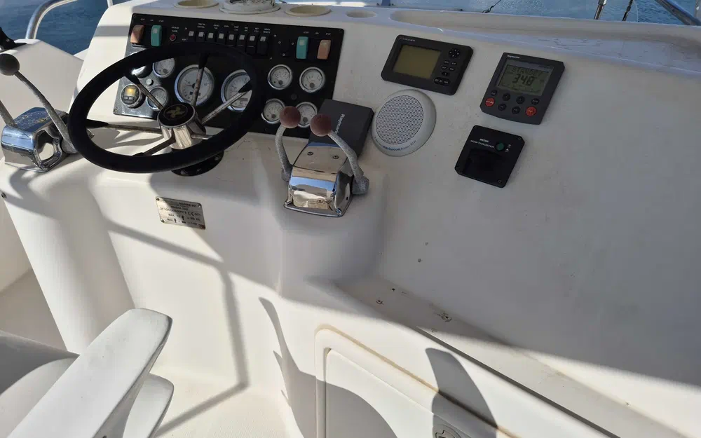 slider 13 Riviera 3350 Convertible