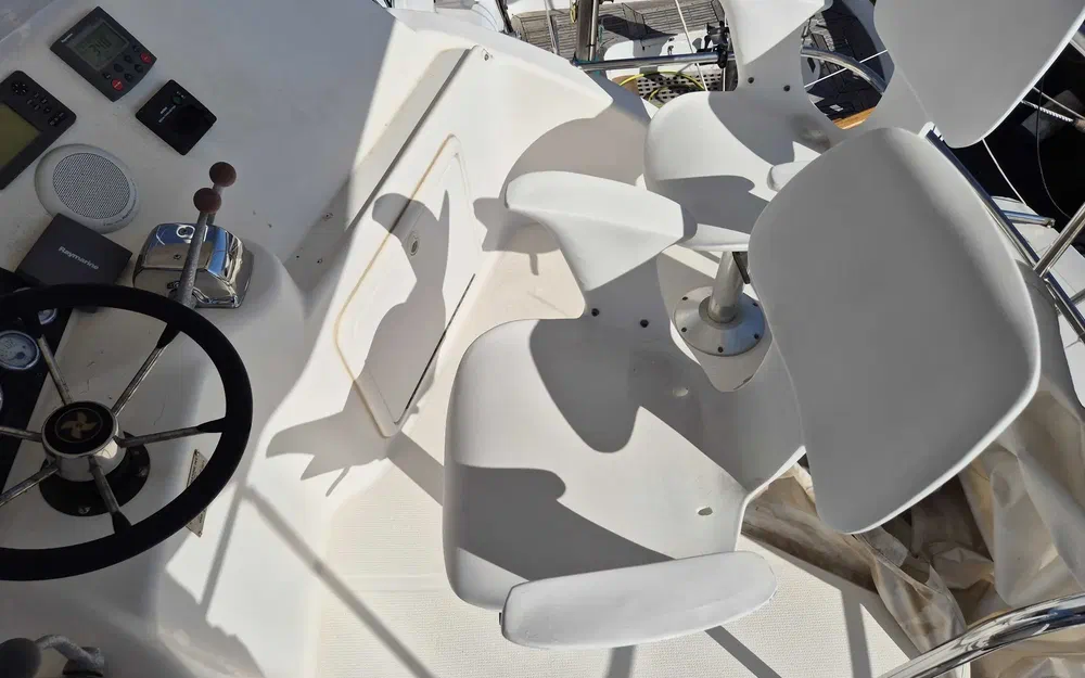 slider 16 Riviera 3350 Convertible