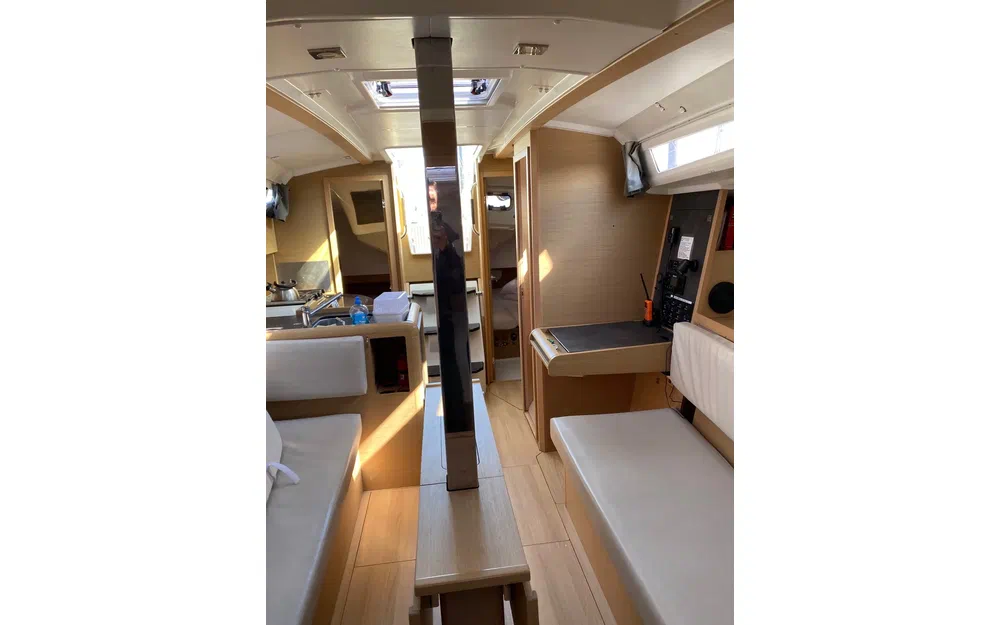 slider 6 Jeanneau Sun Odyssey 349