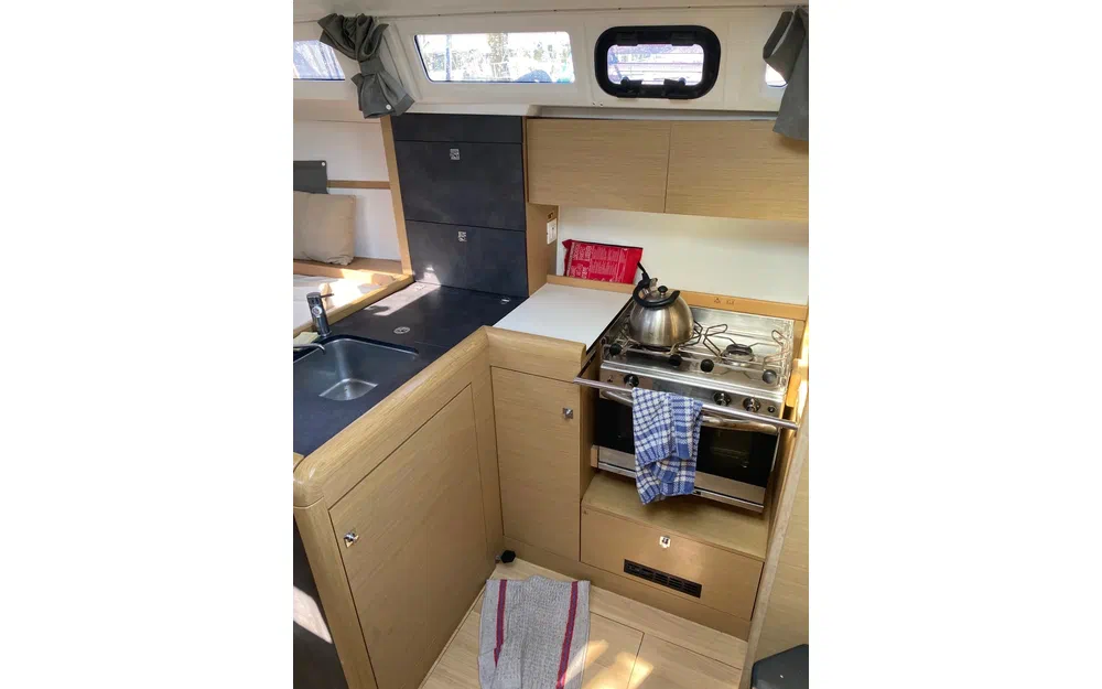 slider 7 Jeanneau Sun Odyssey 349