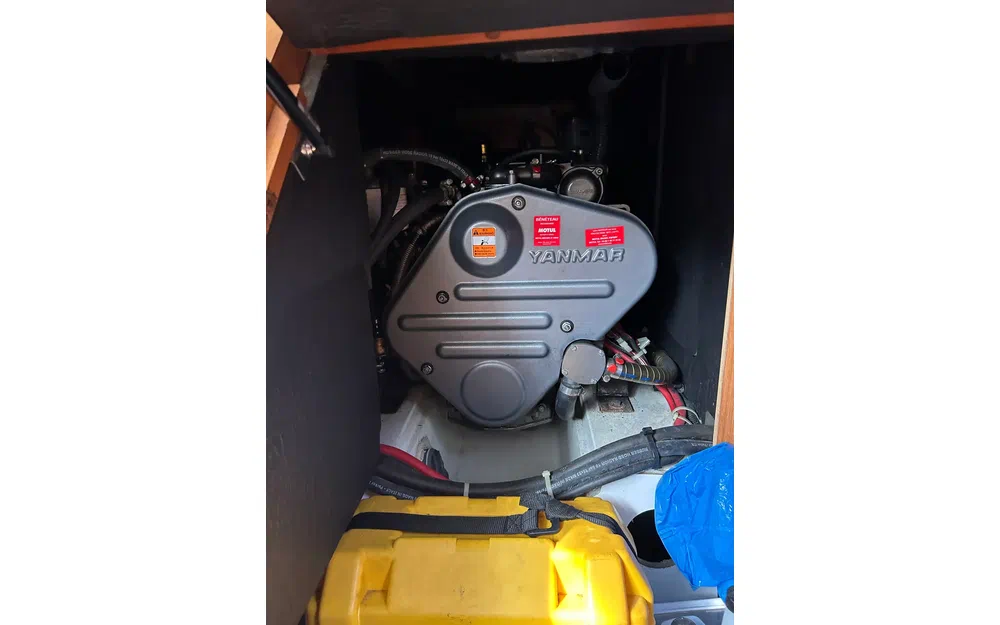 slider 6 Beneteau Sense 43